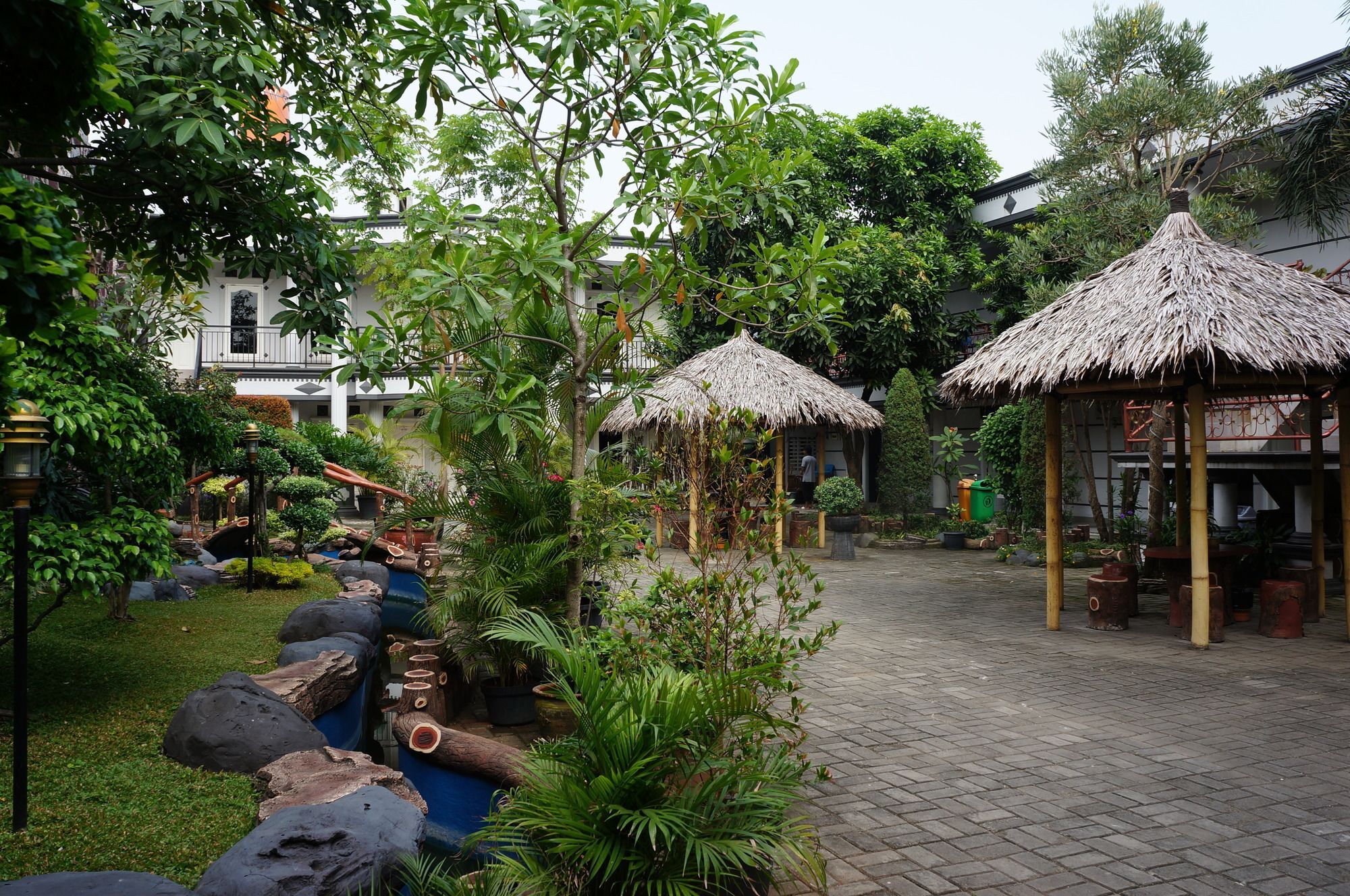 Mandala Hotel Tangerang Exterior photo